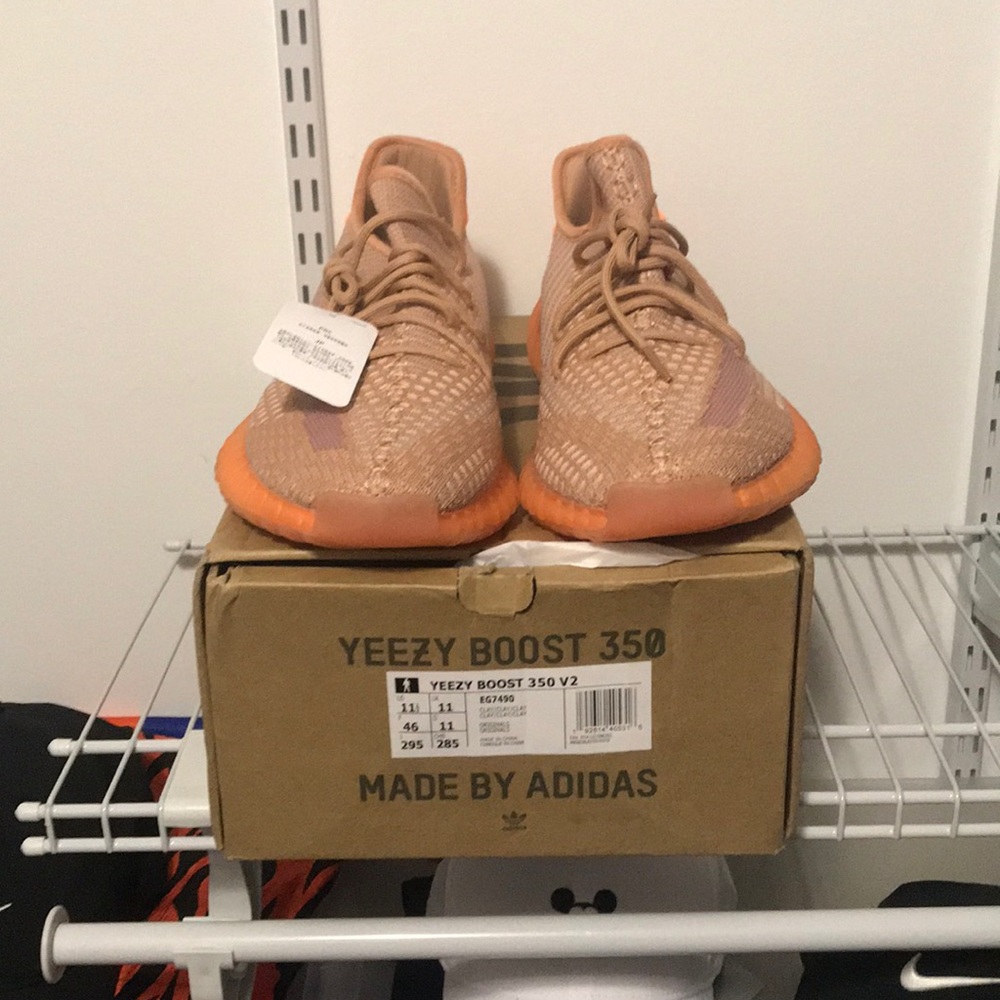 Yeezy 350’s Clay size 11.5